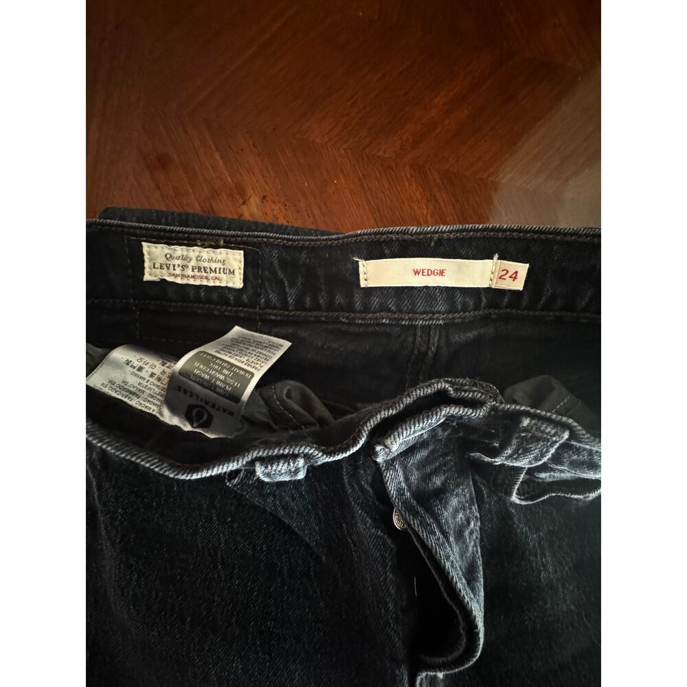 Levi's Wedgie Fit Jeans Size 24 Dark Wash High Rise Button Fly Straight Leg - Picture 2 of 11